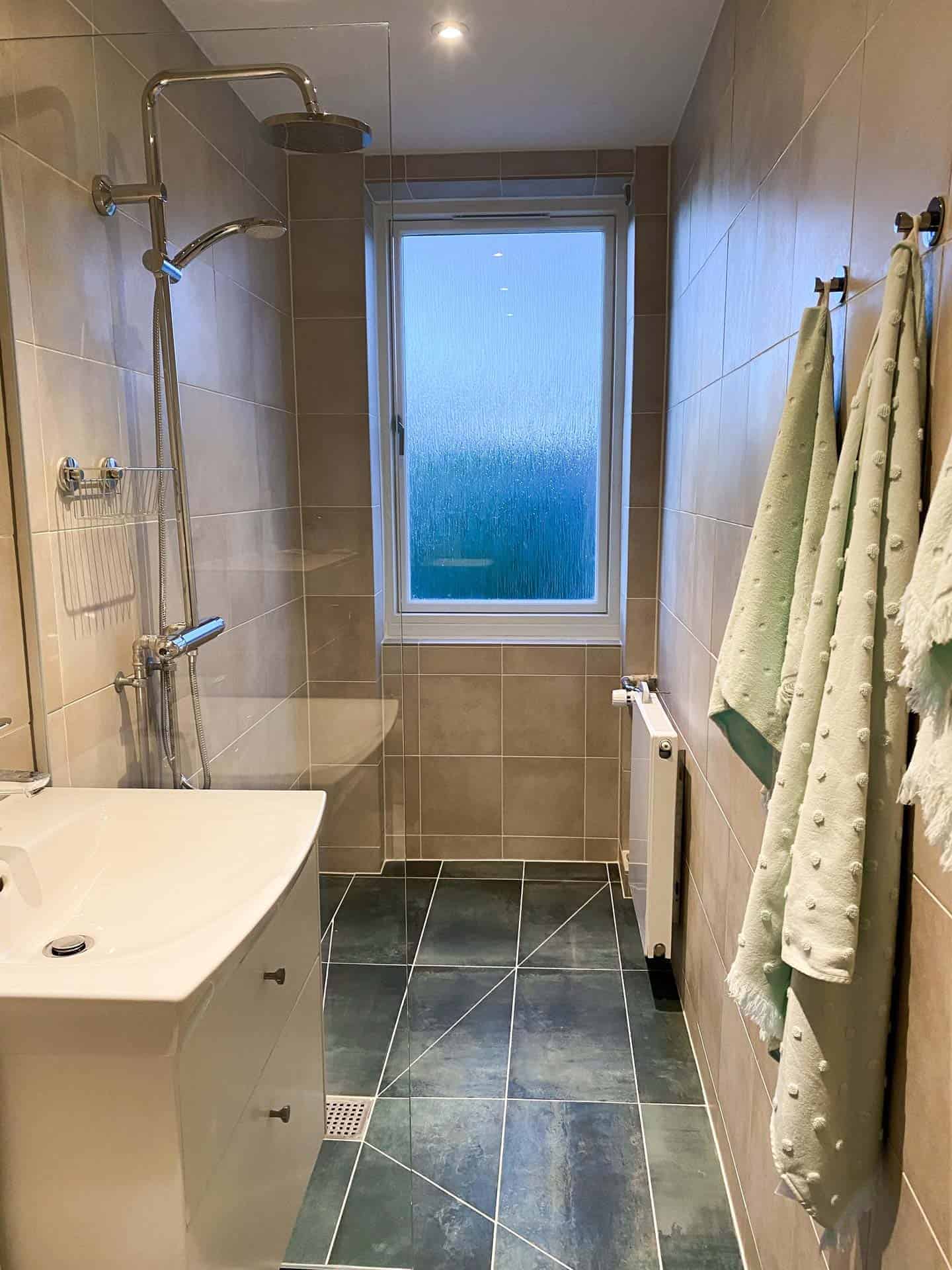 Drømmebadeværelse på budget? Den ultimative guide til din badeværelsesrenovering