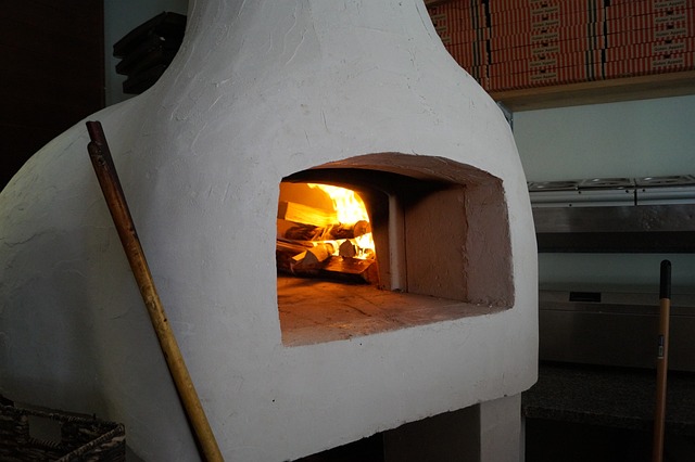 Let at montere: Aduros brændeovnsgitter passer til de fleste ovne og er nemt at installere